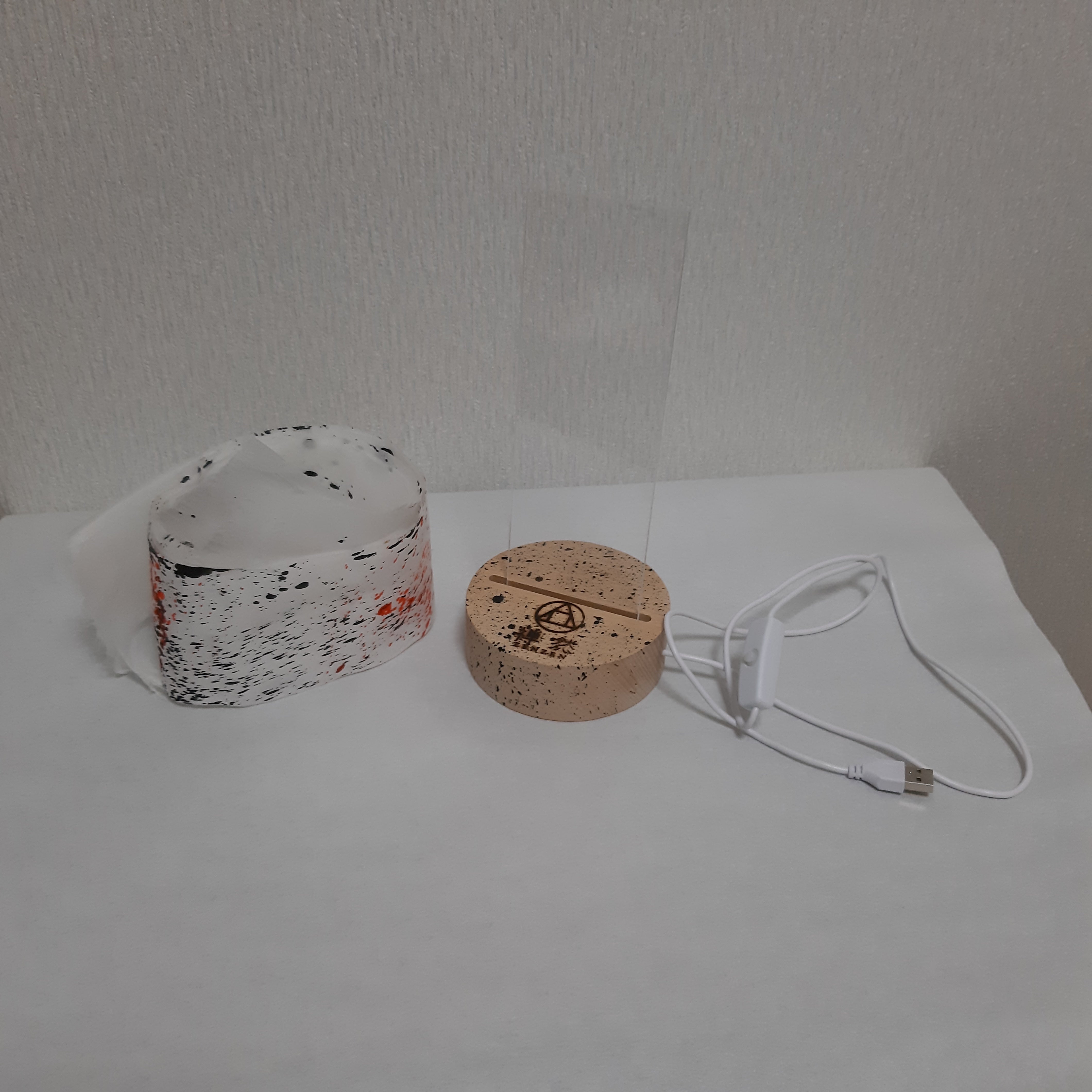 Lampe de table « AKARI », IMA COCO.#ak001, papier de riz, USB, minimaliste ; sur Osaka Art & Design 2025